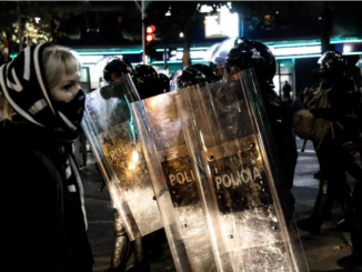 Revoluția Flamingo. Protestele studențești din Tirana se transformă în ciocniri violente cu poliția