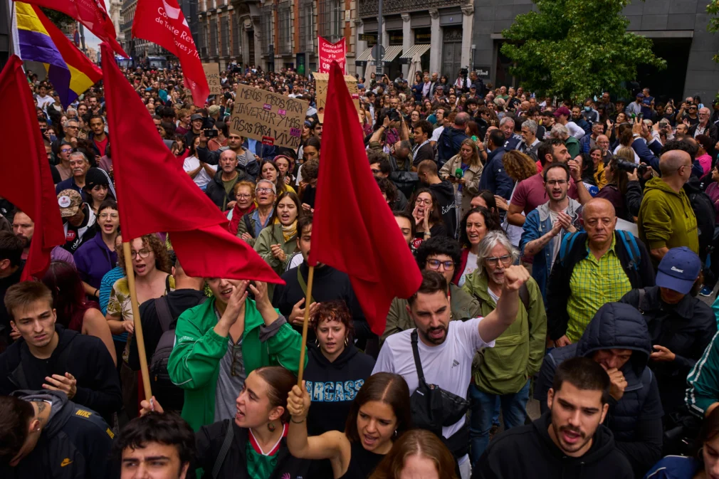 Criza de locuințe se extinde în Spania, chirii de 1.200 de euro. Guvernul lui Pedro Sánchez, învins în Parlament