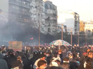 VIDEO Sute de mii de oameni demonstrează în toată Franța. Tensiunile izbucnesc în mai multe orașe odată cu lăsarea nopții