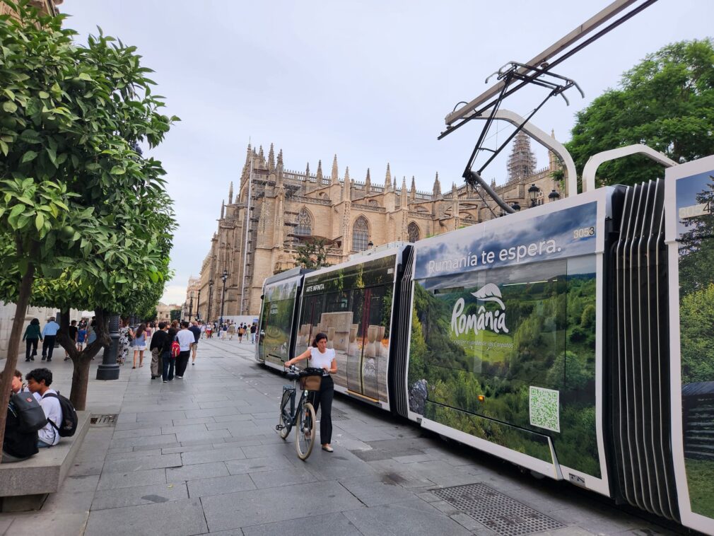 Campania Rumania inspira. Atracțiile turistice ale României, promovate timp de o lună pe străzile din Sevilla