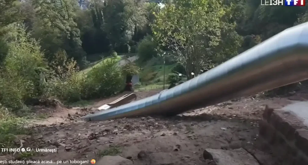 De la școală acasă cu toboganul. Elevii ajung în oraș în 30 de secunde în loc de 30 de minute