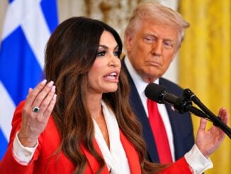 Ascensiunea și căderea bruscă a lui Kimberly Guilfoyle. De la logodna cu Trump Jr. la demisia din funcția de ambasadoare