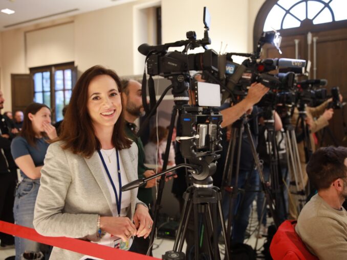 Povestea singurei jurnaliste românce de la televiziunea publică din Spania. Cum a fost alungată din România de sistemul medical