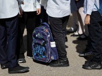 Doi experți în educație, despre ce ar însemna reintroducerea uniformei școlare: „Nu e deloc o uniformizare”/ „Contează să creștem oameni pentru societate”