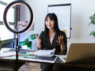 Noile trenduri în materie de facultăți: influencer, trader. Cum se adaptează mediul universitar românesc