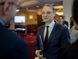 Luca Niculescu se întreba „cum să faci să conjugi austeritatea cu relansarea economică” în 2011. Comparația cu Paleologu din copilărie/ Ce a făcut la Revoluție